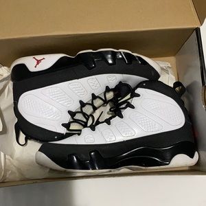 Retro 9 Jordan’s size 8.5